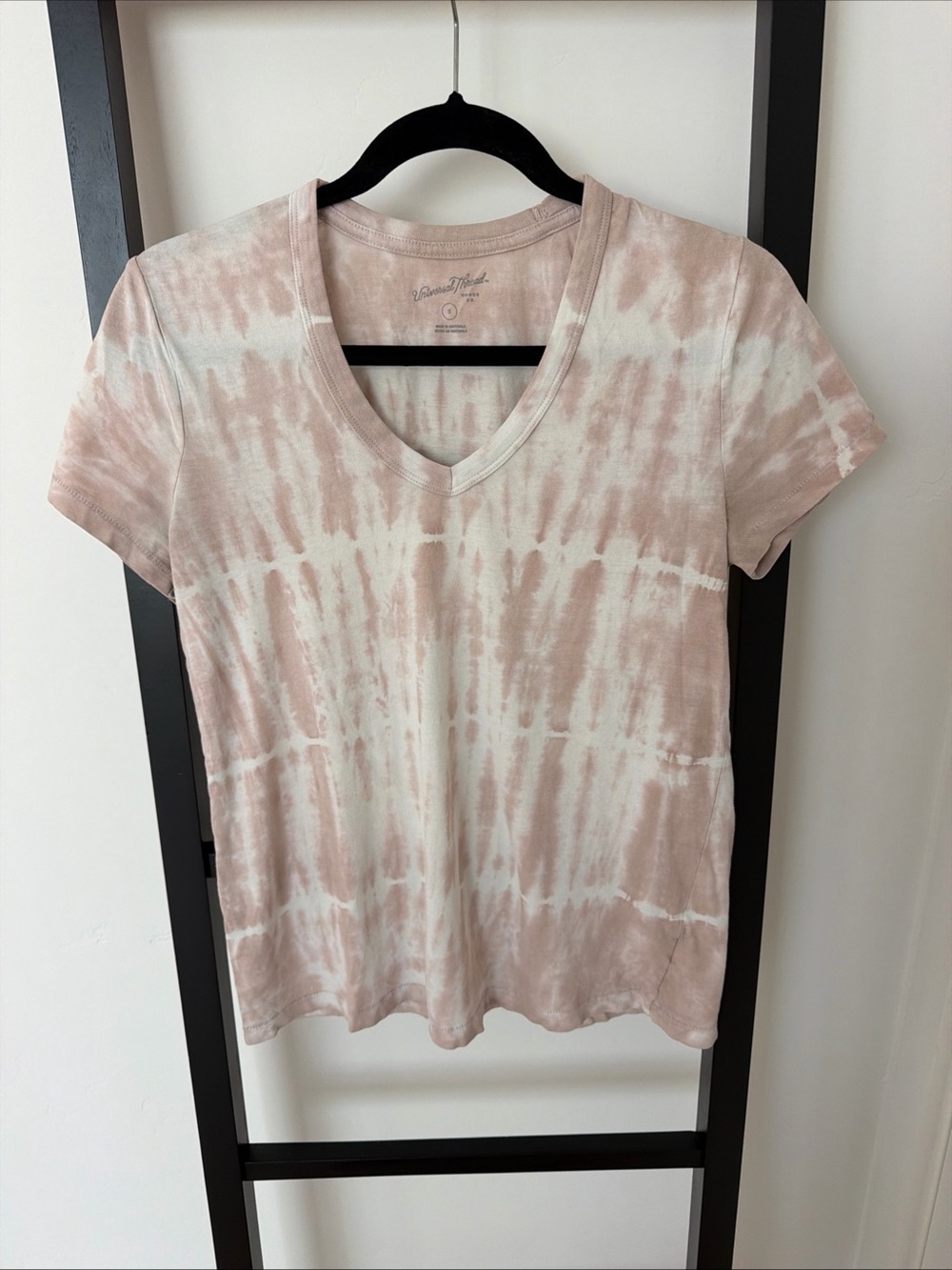 Universal Thread Pale Pink Tie-Dye V-Neck Tee